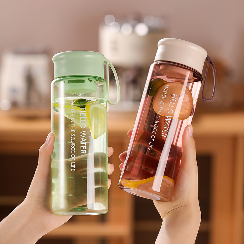 Sports Equipment Advertisement - 600ml Single-layer Plastic Cup with Tea